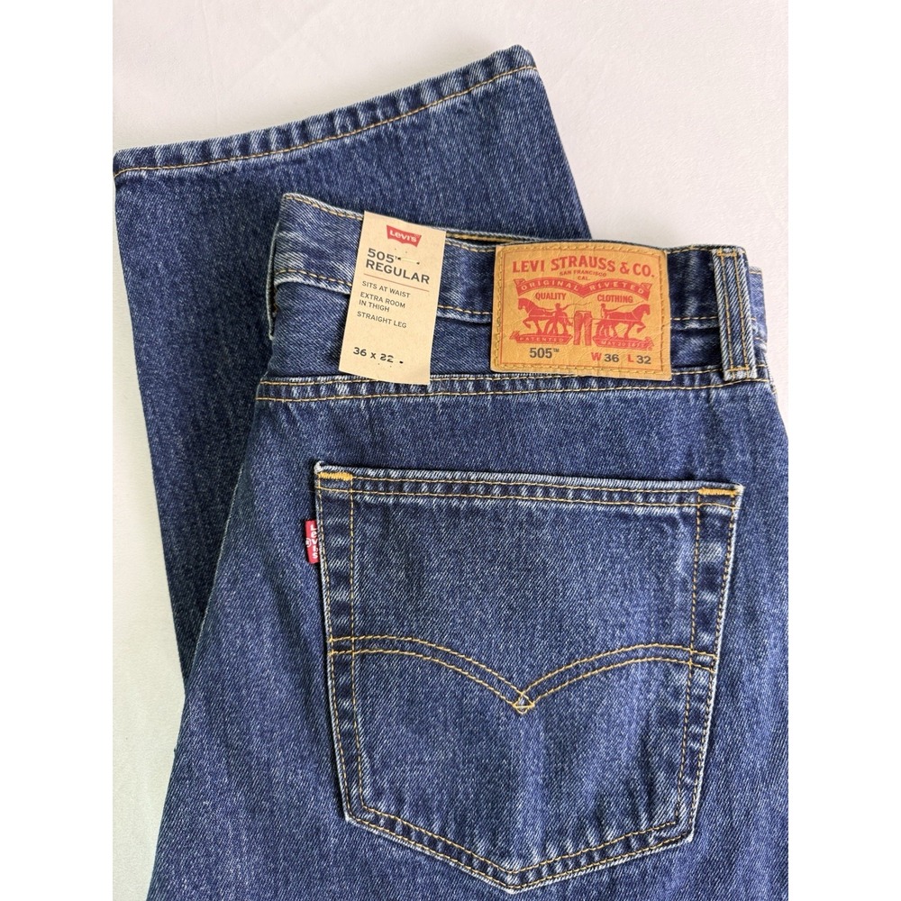 Levi's 505 Men's Blue Jeans Regular Fit, Straight Leg, Size 36x32
